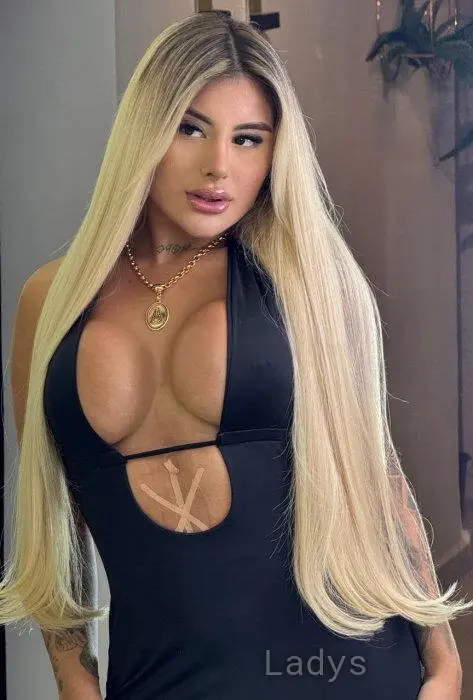 Lara (27) – Call Girl & Independent Escort Service in Altdorf bei Nürnberg - Gallery Photo 3
