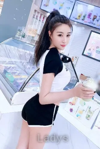 Betty (23) – Call Girl & Independent Escort Service in Naas - Gallery Photo 4