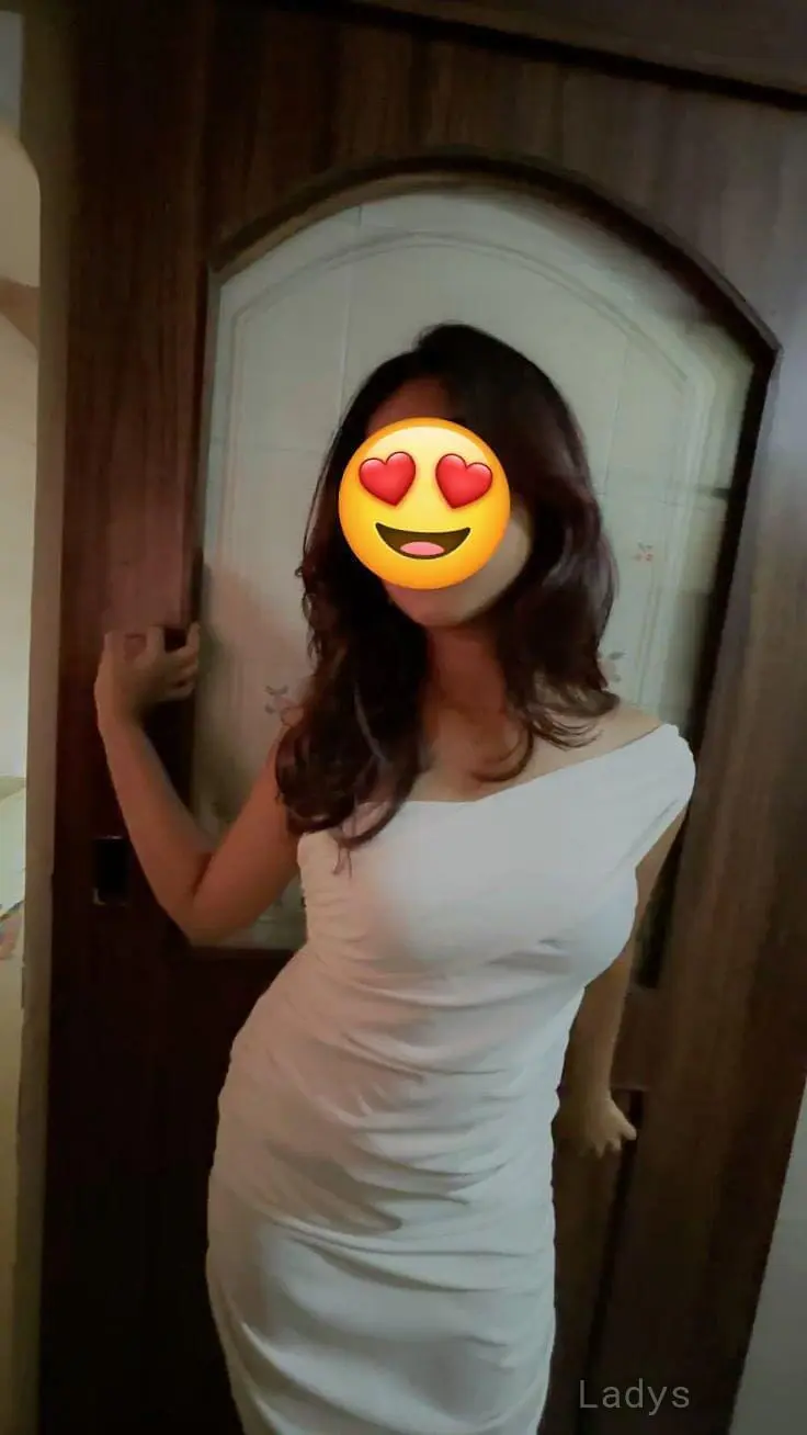 Emily (21) – Call Girl & Independent Escort Service in Nagpur - Gallery Photo 2