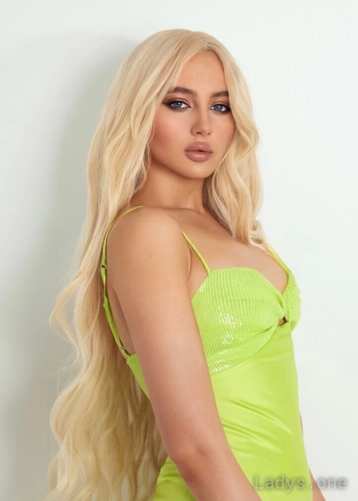 Vanessa Ligress (19) – Call Girl & Independent Escort Service in Naperville - Gallery Photo 3