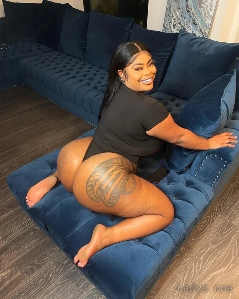 London Brooke (24) – Call Girl & Independent Escort Service in Naperville - Gallery Photo 4