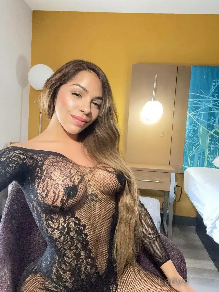 Cloe (26) – Call Girl & Independent Escort Service in Naples - Gallery Photo 4