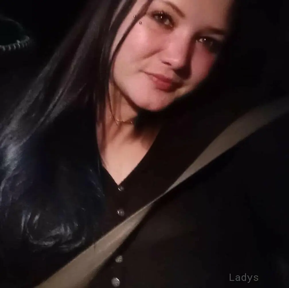 Lacey (27) – Call Girl & Independent Escort Service in Naples - Gallery Photo 3