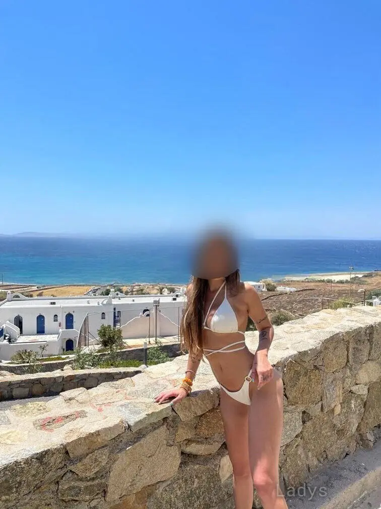 Thalita Moura (23) – Call Girl & Independent Escort Service in Naples - Gallery Photo 5