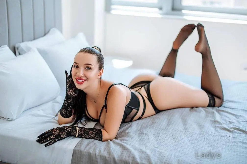 Kristina (27) – Call Girl & Independent Escort Service in Naples - Gallery Photo 4