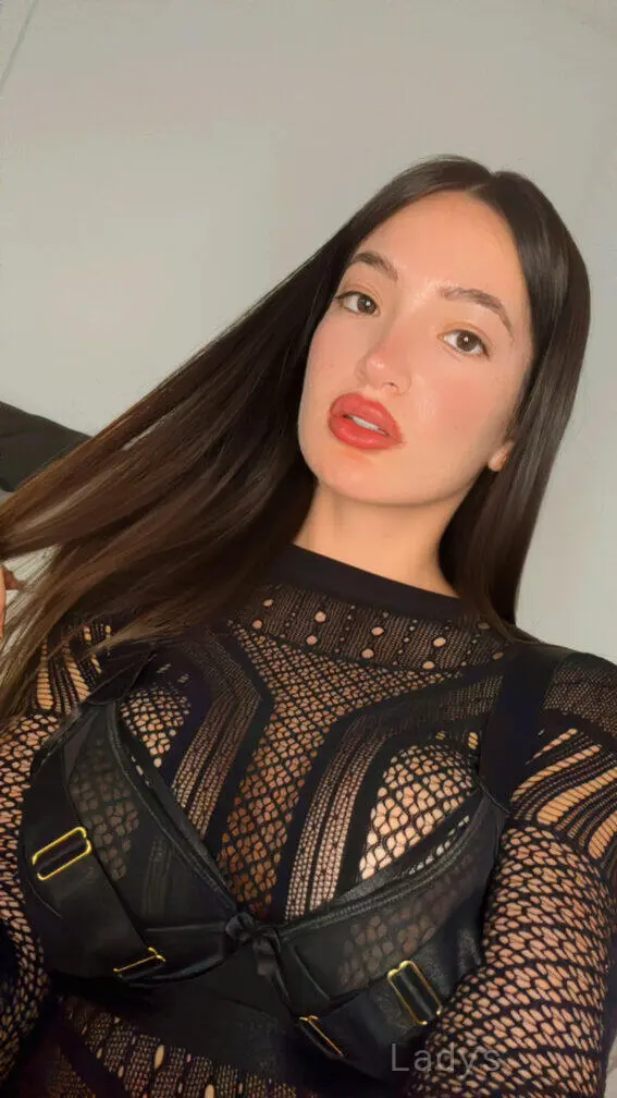 Luli (21) – Call Girl & Independent Escort Service in Naples - Gallery Photo 4