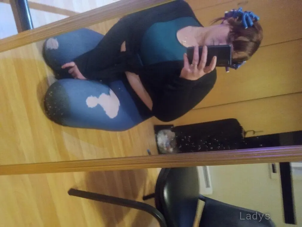 Lacey (27) – Call Girl & Independent Escort Service in Naples - Gallery Photo 2