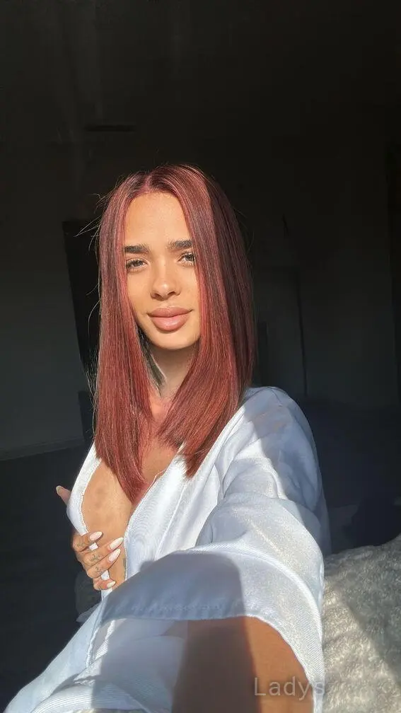 Bella (26) – Call Girl & Independent Escort Service in Naples - Gallery Photo 4