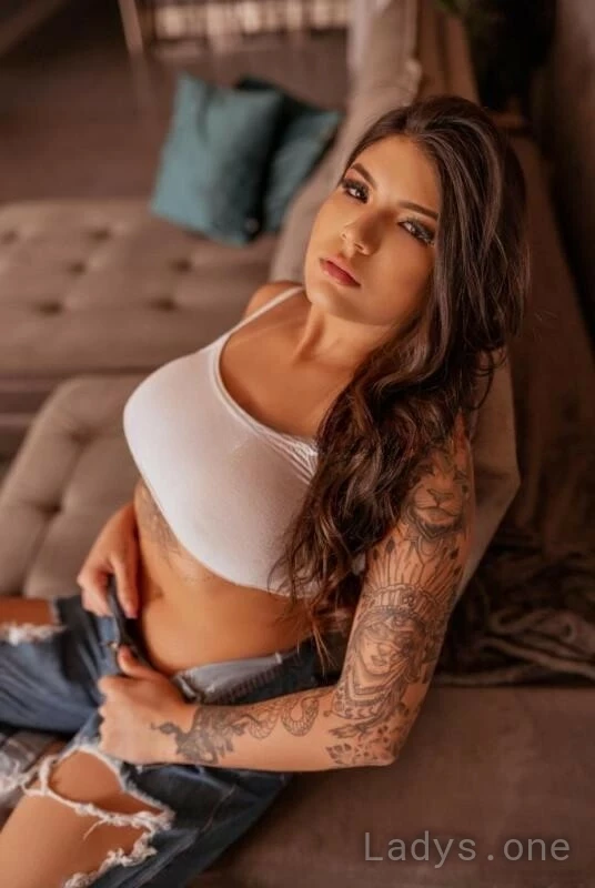 Calie (27) – Call Girl & Independent Escort Service in Narbonne - Gallery Photo 2