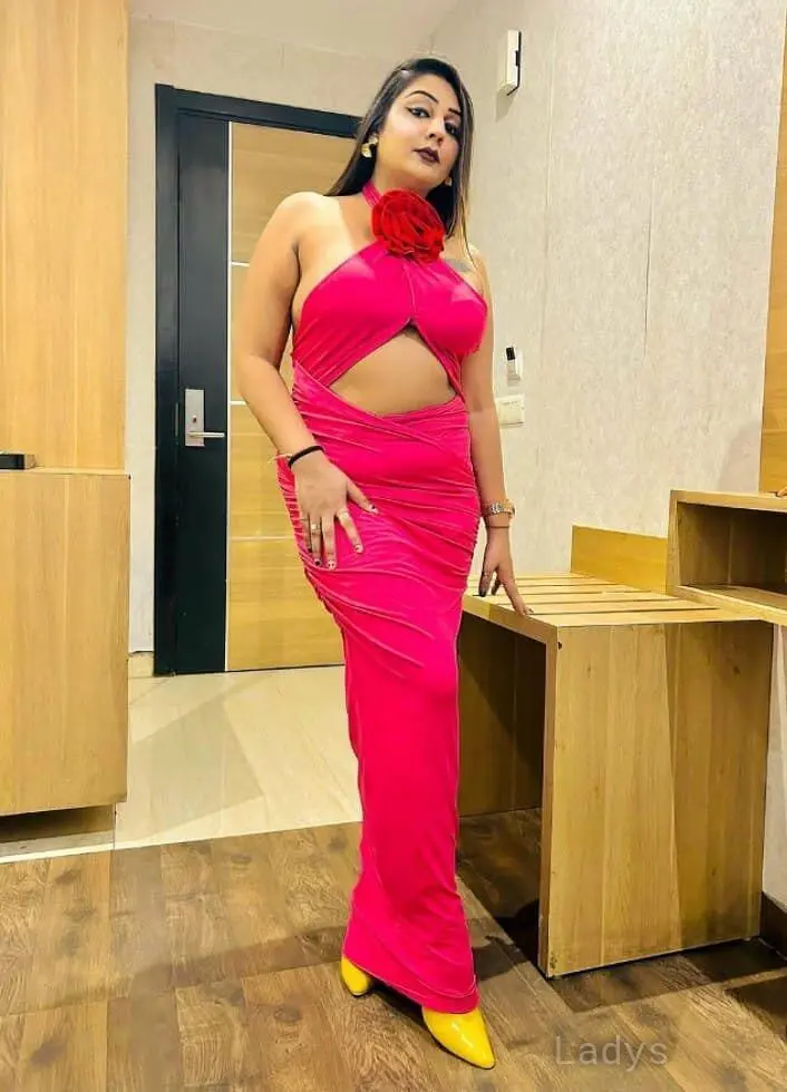 Divyanshi (22) – Call Girl & Independent Escort Service in Nashik - Gallery Photo 3