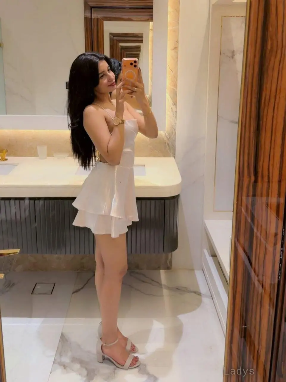 Anika (21) – Call Girl & Independent Escort Service in Nashik - Gallery Photo 3