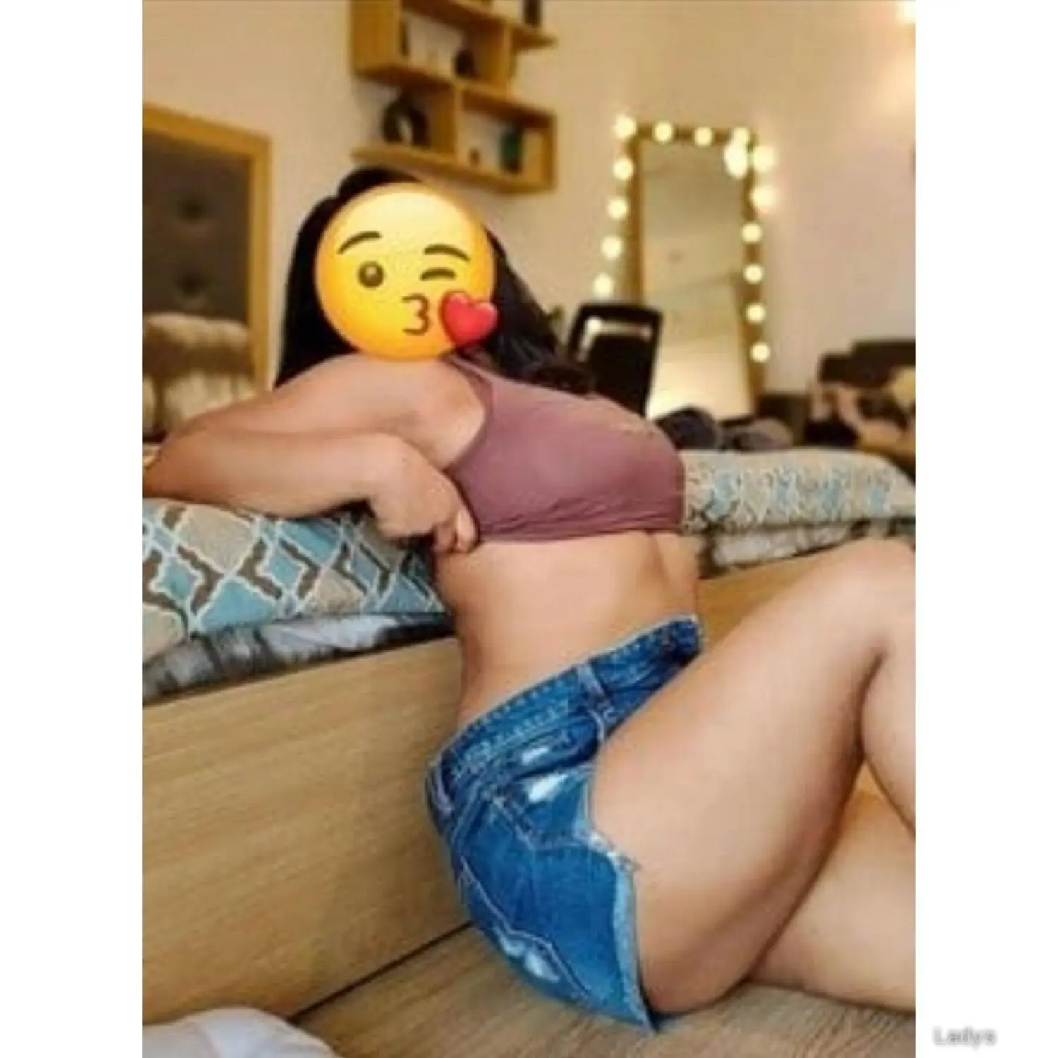 Ema (24) – Call Girl & Independent Escort Service in Negombo - Gallery Photo 3