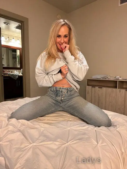 Aria (60) – Call Girl & Independent Escort Service in Netanya - Gallery Photo 3