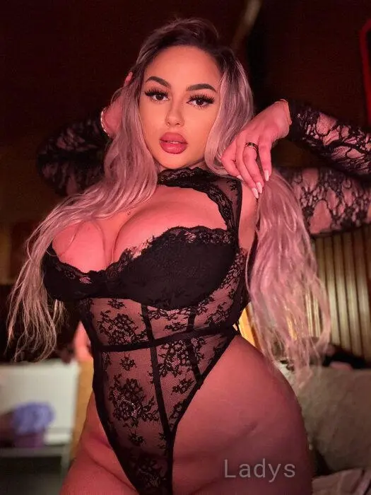 Scarlet (21) – Call Girl & Independent Escort Service in Neuchâtel - Gallery Photo 2