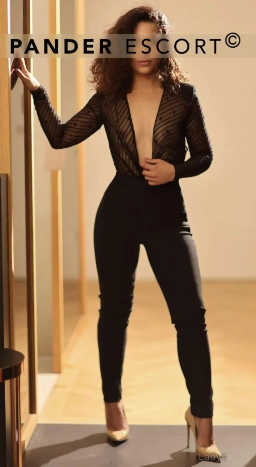 Amelie (35) – Call Girl & Independent Escort Service in Neuss - Gallery Photo 4