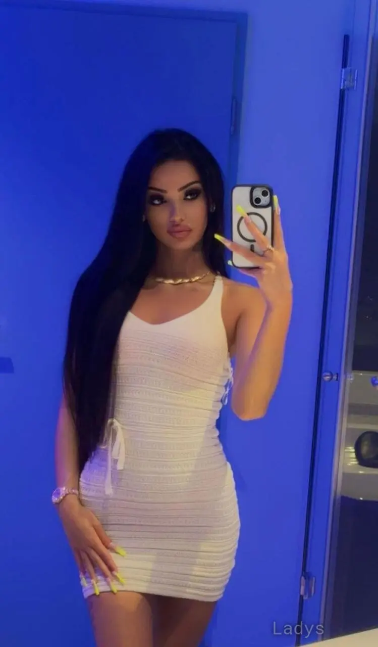 Lana Books (21) – Call Girl & Independent Escort Service in Newark - Gallery Photo 4