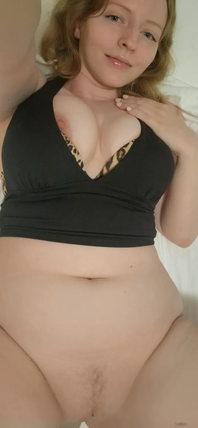Colleen (25) – Call Girl & Independent Escort Service in Niagara Falls - Gallery Photo 4