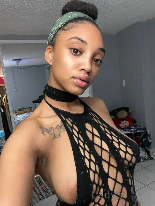 Add Me (24) – Call Girl & Independent Escort Service in Niagara Falls - Gallery Photo 3