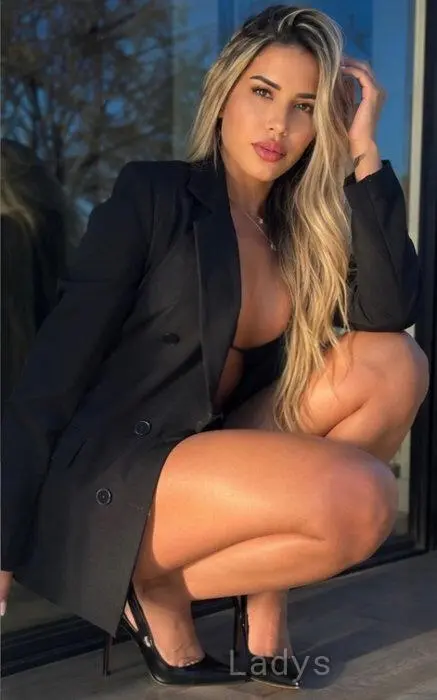 Cristal (28) – Call Girl & Independent Escort Service in Niš - Gallery Photo 2