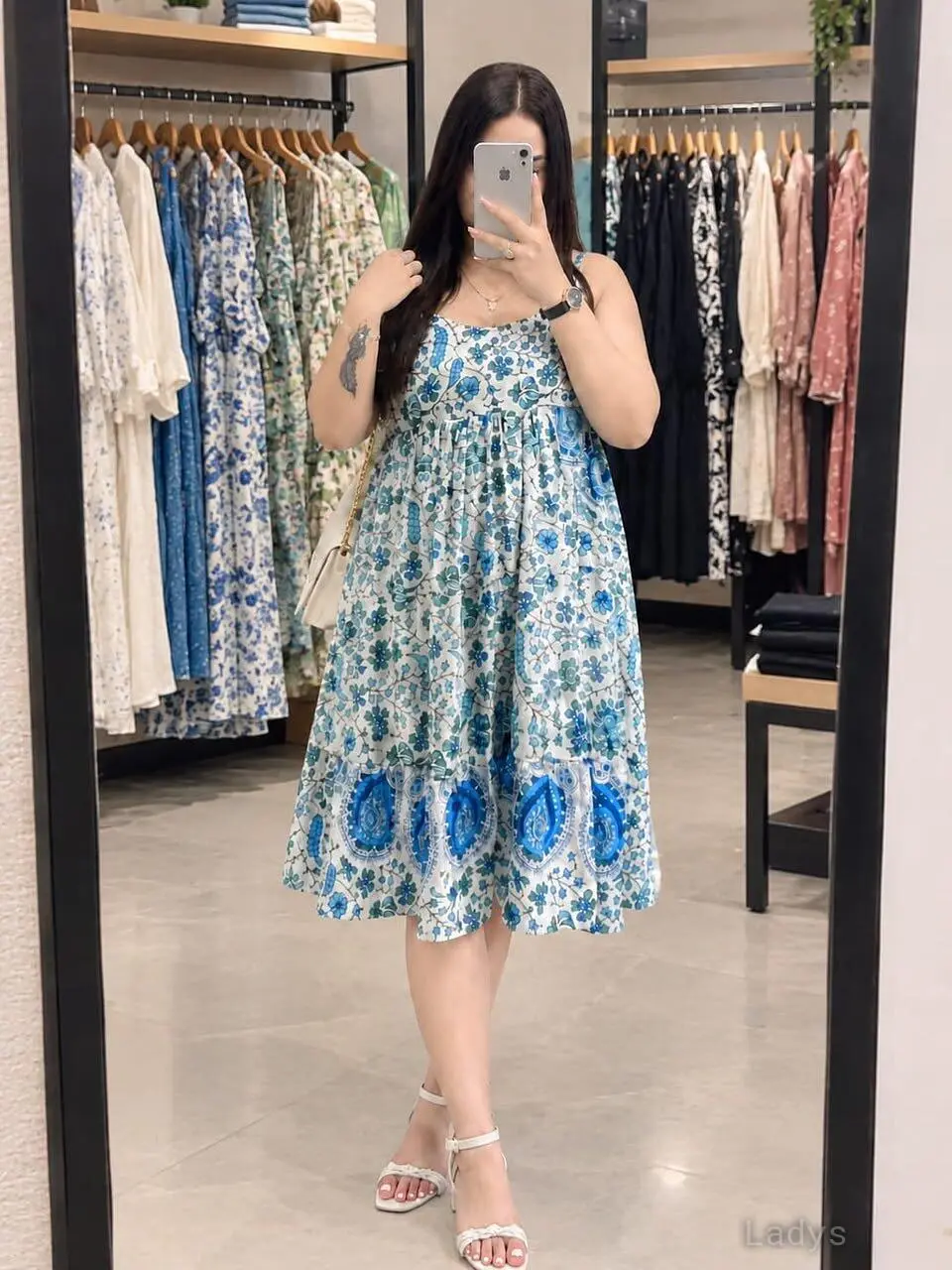 Simran (23) – Call Girl & Independent Escort Service in Noida - Gallery Photo 3