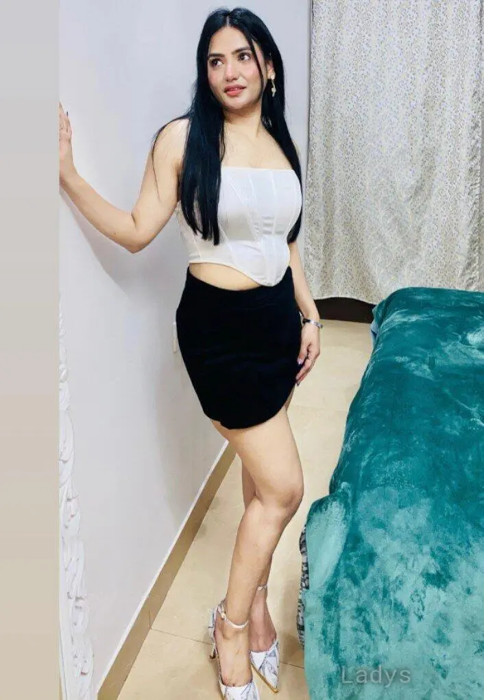Ava (22) – Call Girl & Independent Escort Service in Noida - Gallery Photo 3