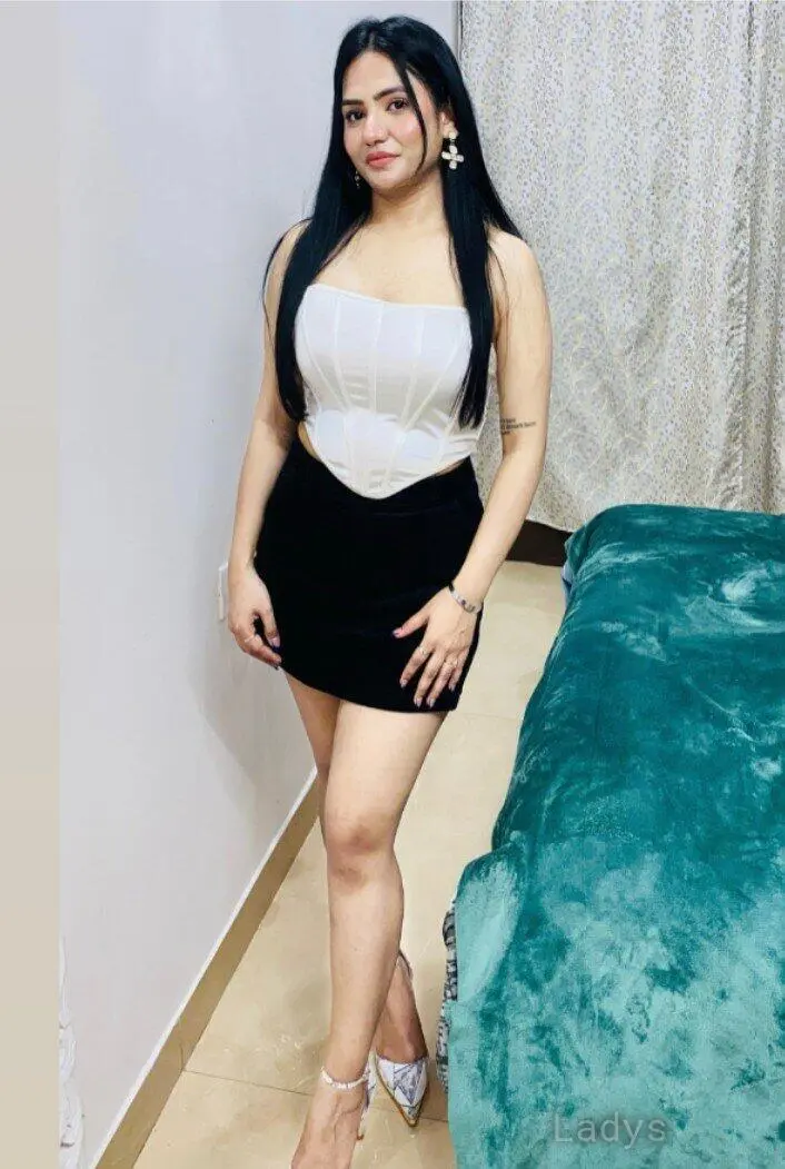 Ava (22) – Call Girl & Independent Escort Service in Noida - Gallery Photo 4