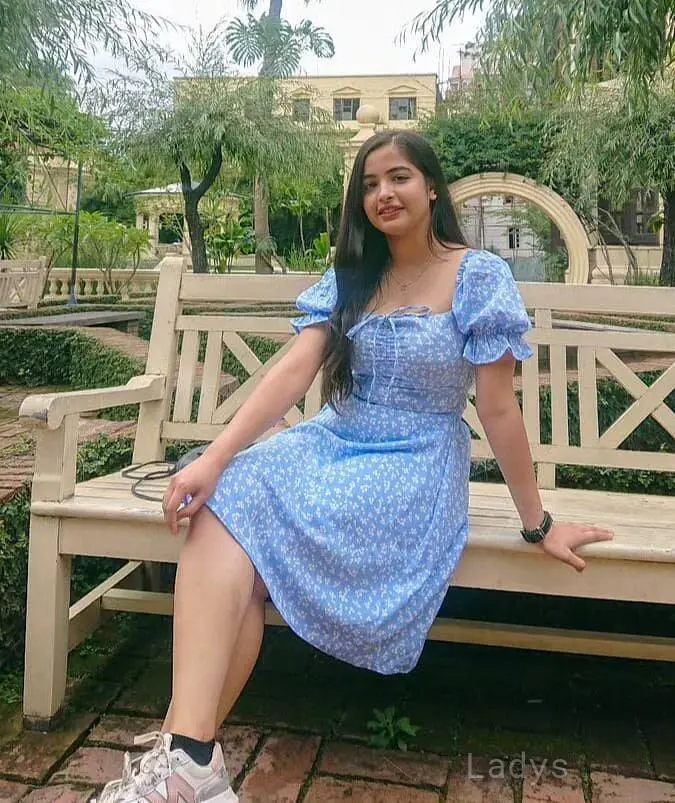Rosa (20) – Call Girl & Independent Escort Service in Noida - Gallery Photo 2