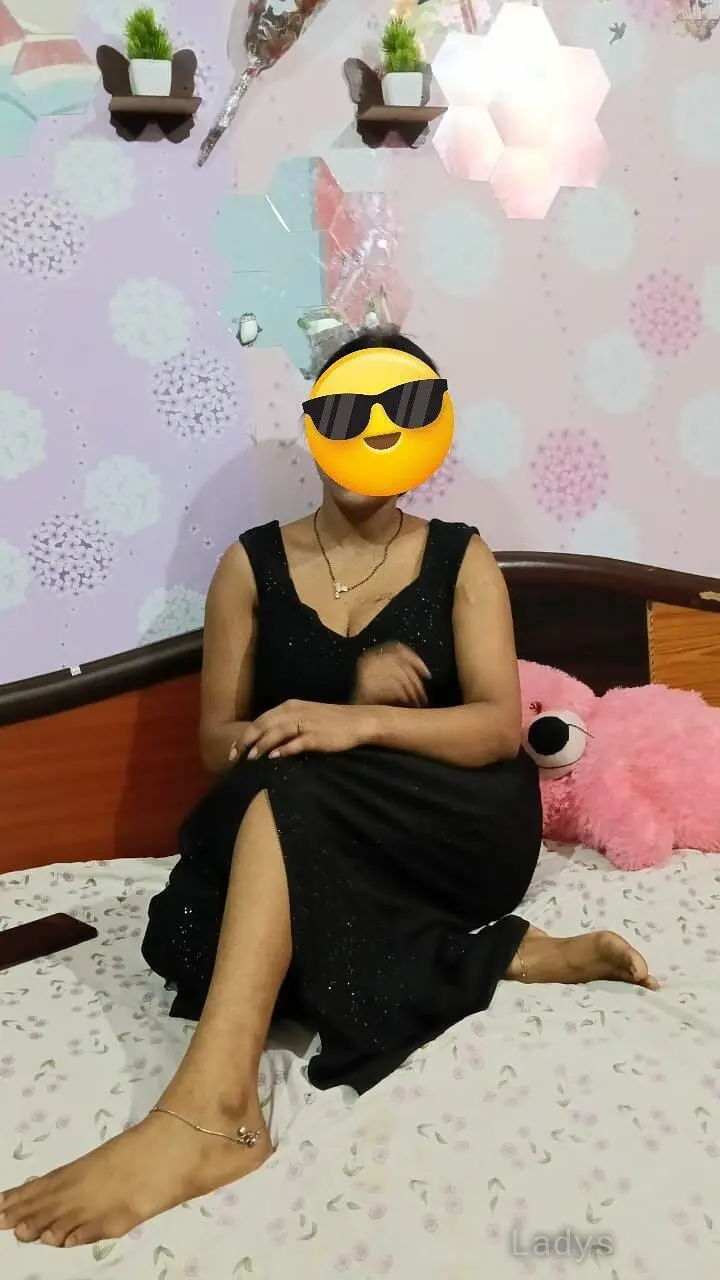 Sneha (26) – Call Girl & Independent Escort Service in Noida - Gallery Photo 2