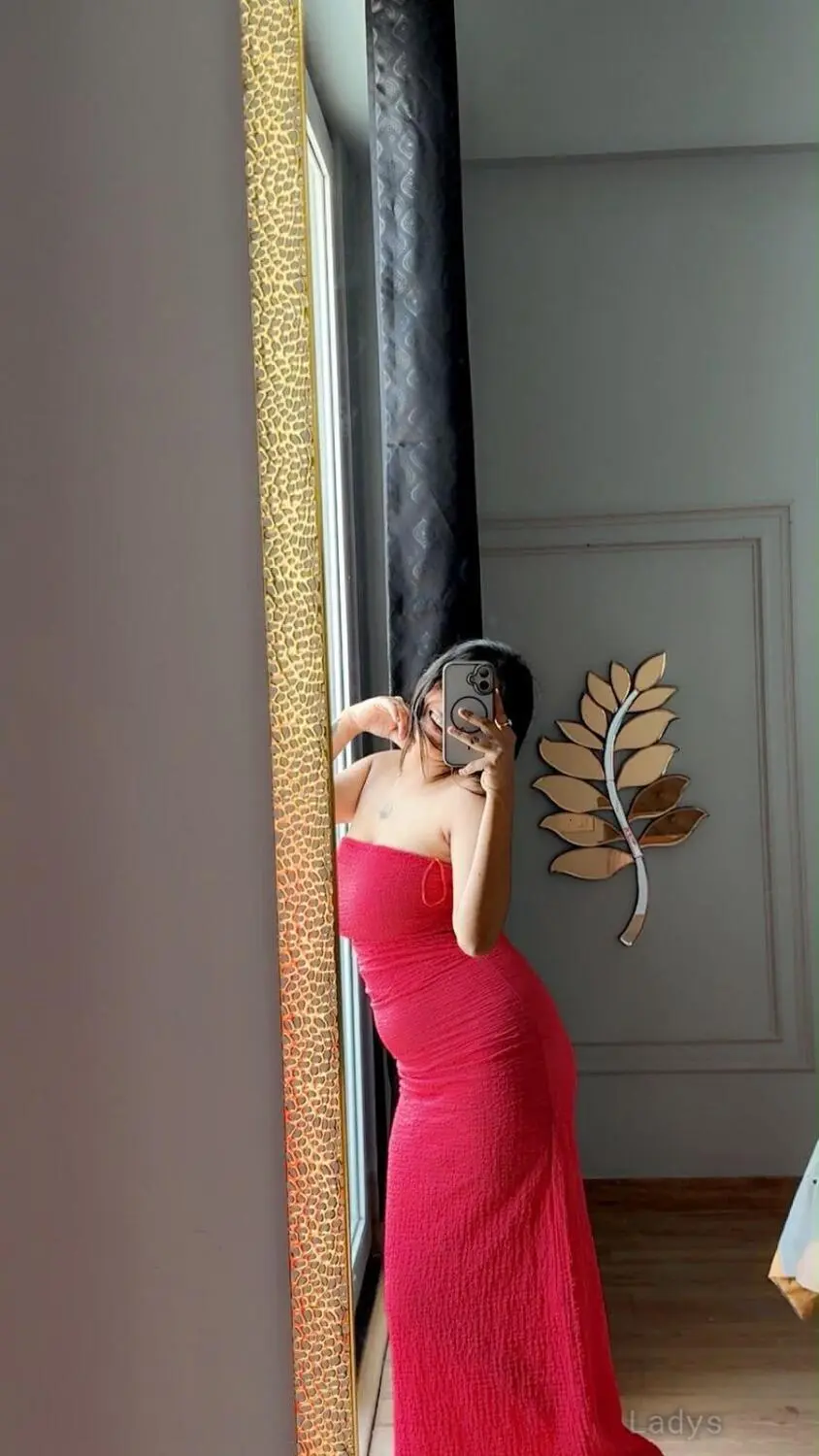 Pihu (24) – Call Girl & Independent Escort Service in Noida - Gallery Photo 3