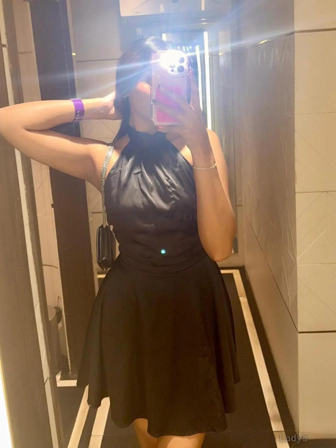 Fay (21) – Call Girl & Independent Escort Service in Noida - Gallery Photo 3