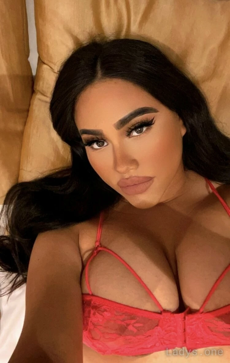 Valeria (22) – Call Girl & Independent Escort Service in Nottingham - Gallery Photo 4