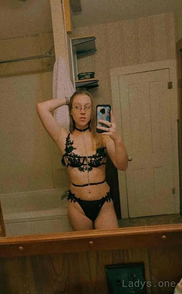 Larissa Latta (24) – Call Girl & Independent Escort Service in Nottingham - Gallery Photo 2