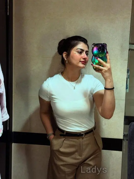 Lakshu (23) – Call Girl & Independent Escort Service in Nottingham - Gallery Photo 3