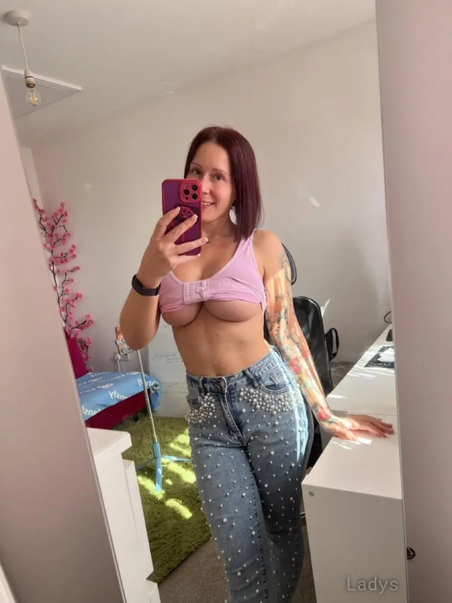 Debra (28) – Call Girl & Independent Escort Service in Oceanside - Gallery Photo 2