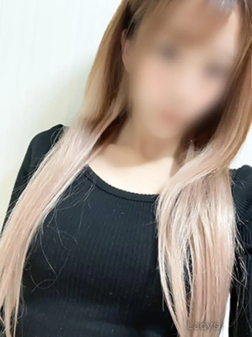 Kaho (25) – Call Girl & Independent Escort Service in Okayama - Gallery Photo 3