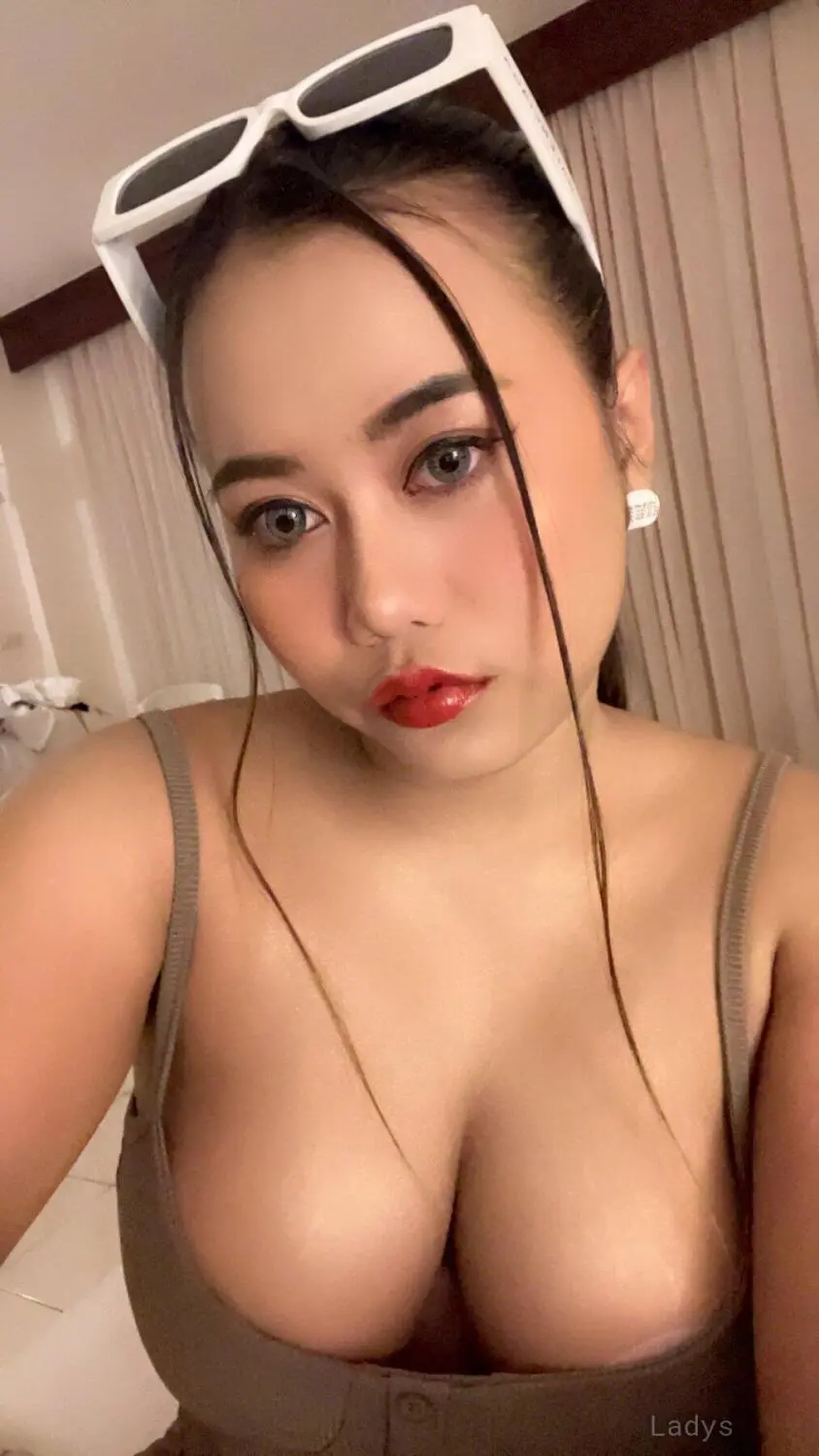 Mo May (23) – Call Girl & Independent Escort Service in Okinawa - Gallery Photo 6