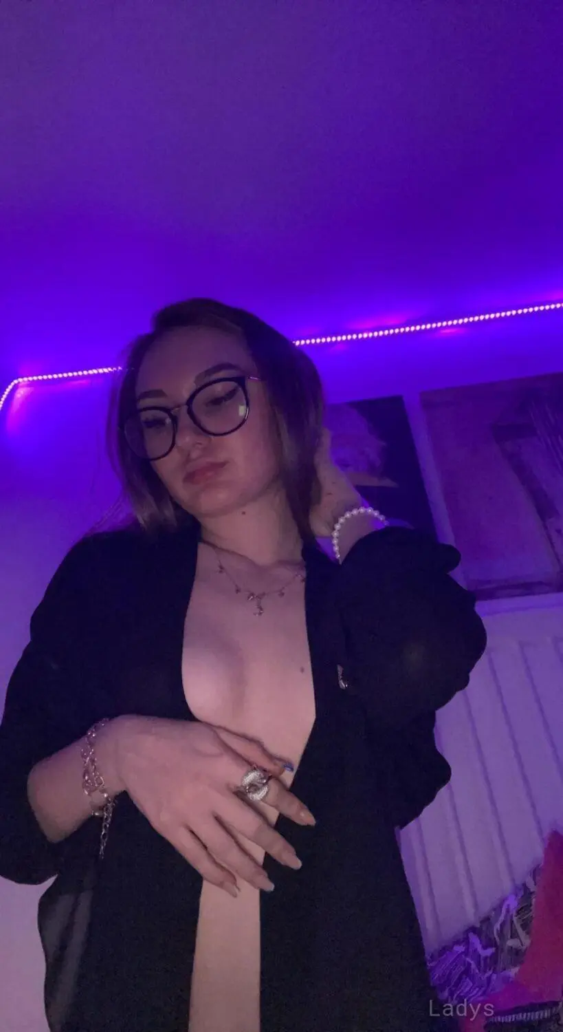 Bella Smith (29) – Call Girl & Independent Escort Service in Olathe - Gallery Photo 3
