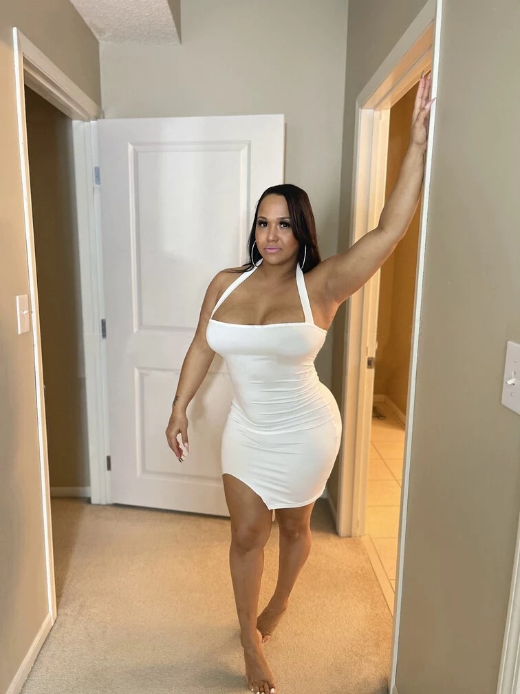 Sara (27) – Call Girl & Independent Escort Service in Omaha - Gallery Photo 4