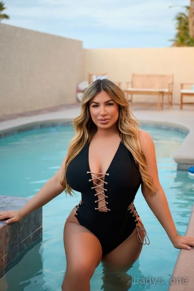 Paris Hart (36) – Call Girl & Independent Escort Service in Ontario - Gallery Photo 3