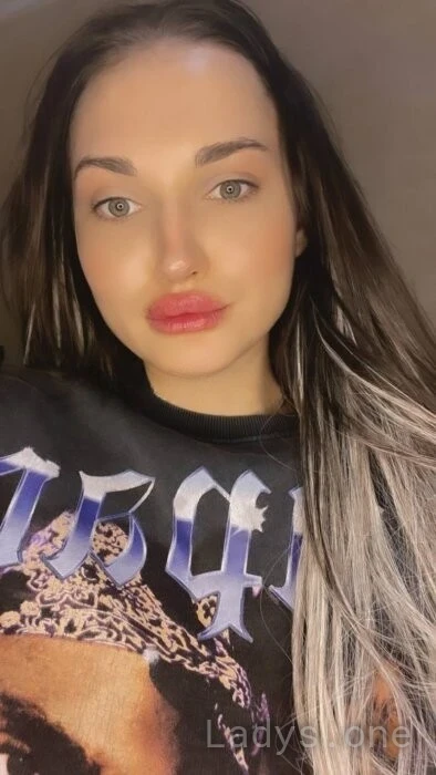 Melania (22) – Call Girl & Independent Escort Service in Opole - Gallery Photo 2