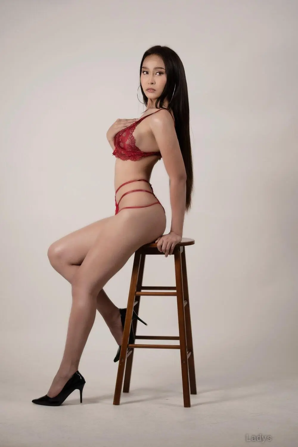 Valeria (25) – Call Girl & Independent Escort Service in Osaka - Gallery Photo 7