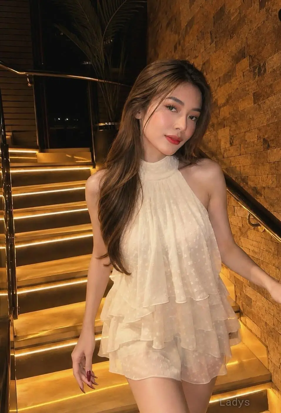 Celine (24) – Call Girl & Independent Escort Service in Osaka - Gallery Photo 3