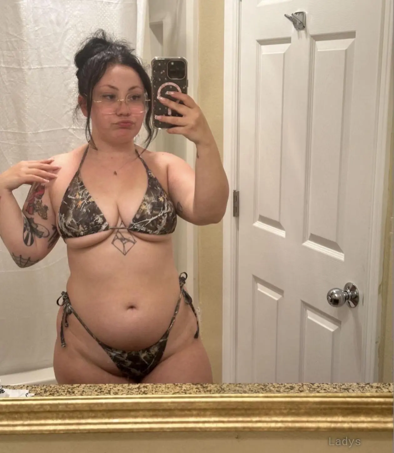 Helen (28) – Call Girl & Independent Escort Service in Oshawa - Gallery Photo 3