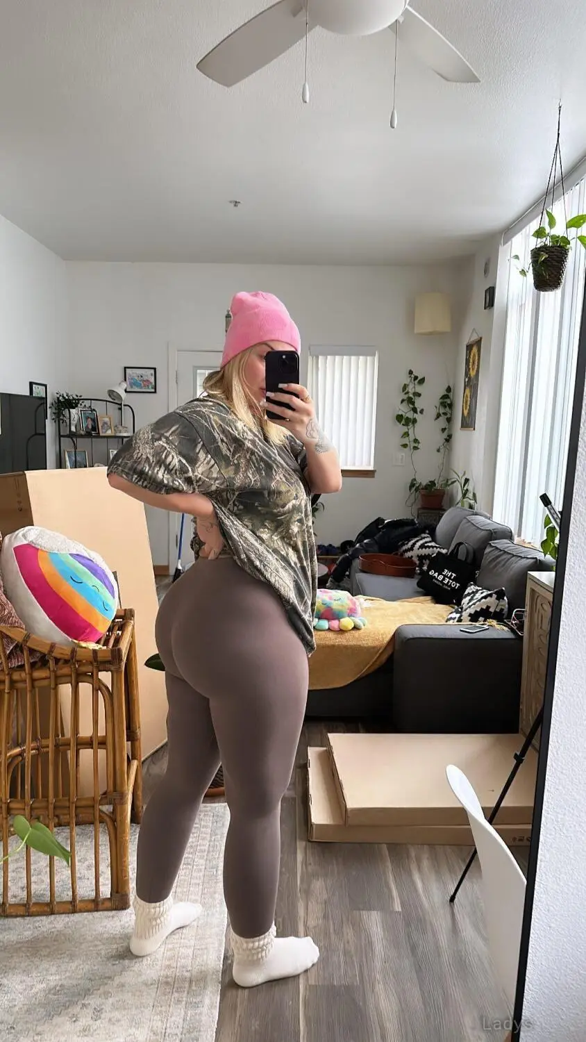 Clarabelle (26) – Call Girl & Independent Escort Service in Oshkosh - Gallery Photo 6