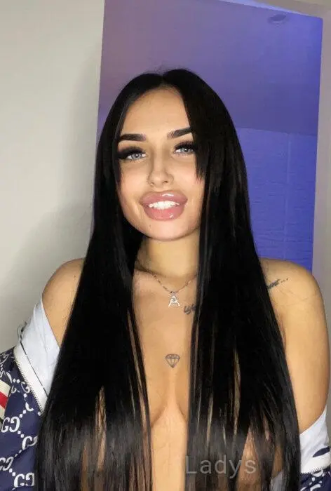 Aisha (24) – Call Girl & Independent Escort Service in Osijek - Gallery Photo 4