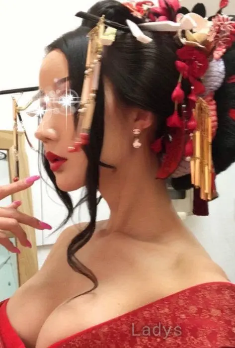 Blossom (25) – Call Girl & Independent Escort Service in Oslo - Gallery Photo 3