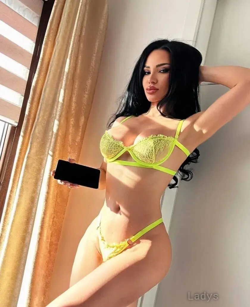 Queenny (22) – Call Girl & Independent Escort Service in Ottawa - Gallery Photo 3
