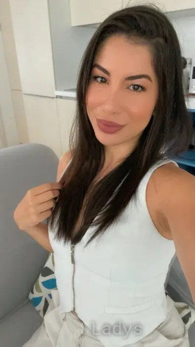 Luana Beatriz (23) – Call Girl & Independent Escort Service in Ourense - Gallery Photo 4