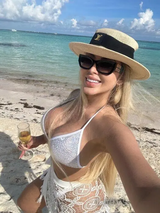 Anna (24) – Call Girl & Independent Escort Service in Oviedo - Gallery Photo 3