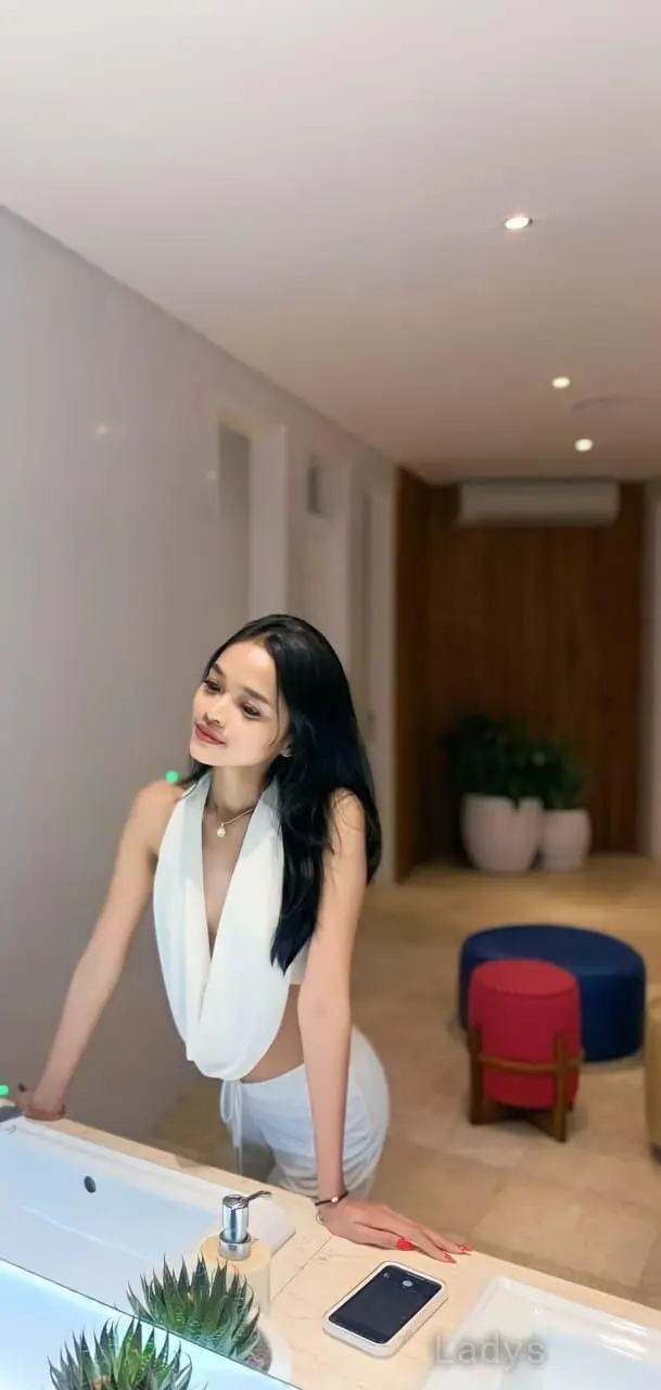 Felicia (19) – Call Girl & Independent Escort Service in Padang - Gallery Photo 4